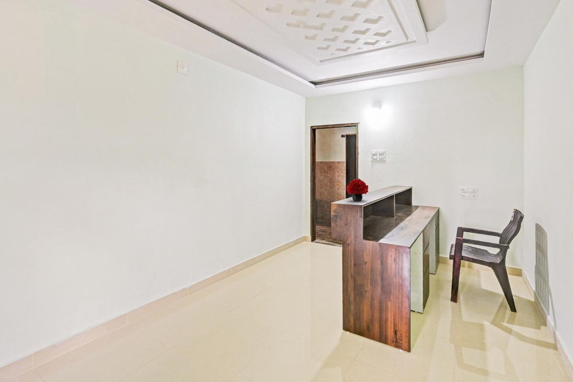 Hotel O Vrk Residency Kurmannapalem Bagian luar foto