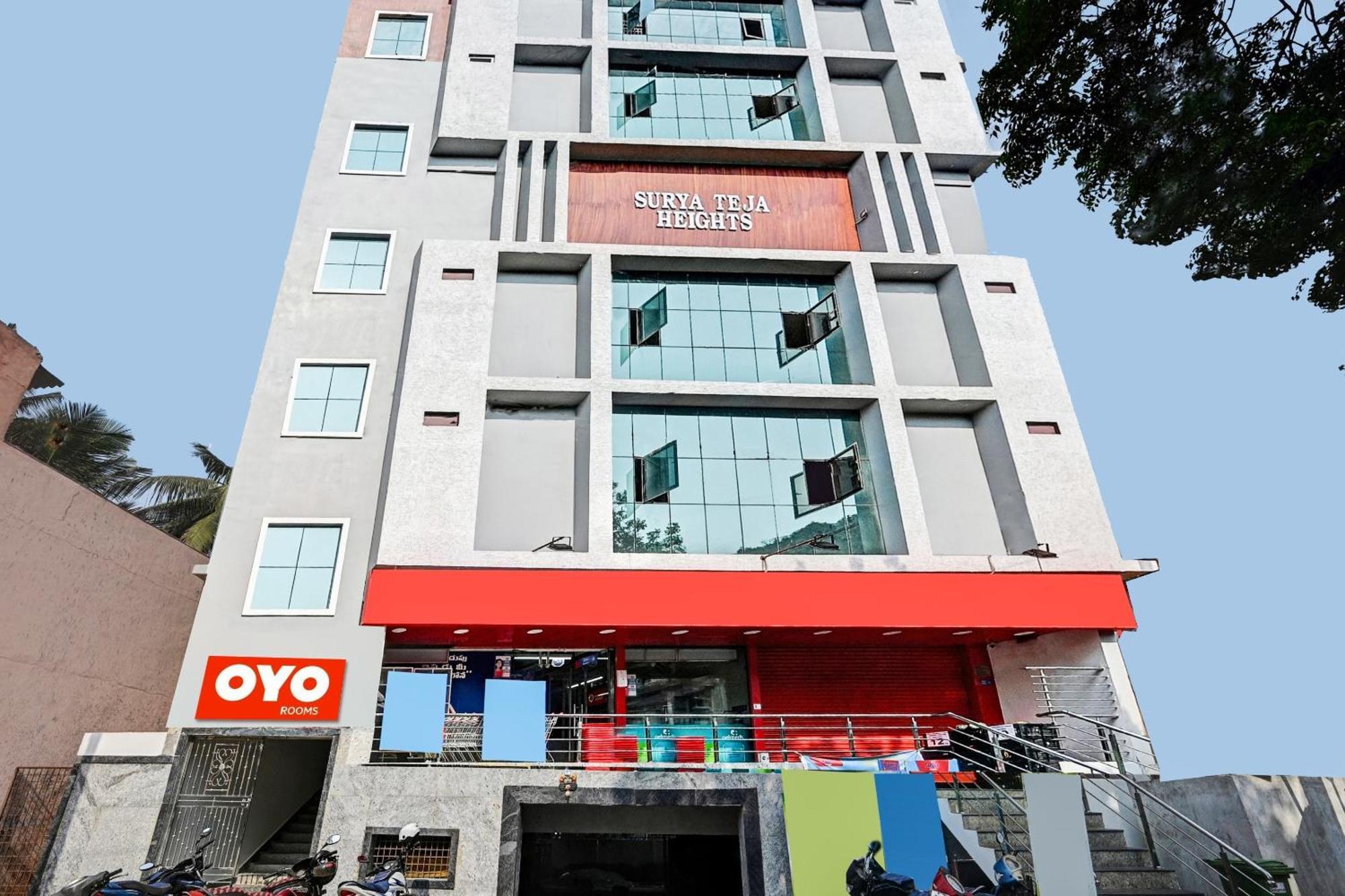 Hotel O Vrk Residency Kurmannapalem Bagian luar foto