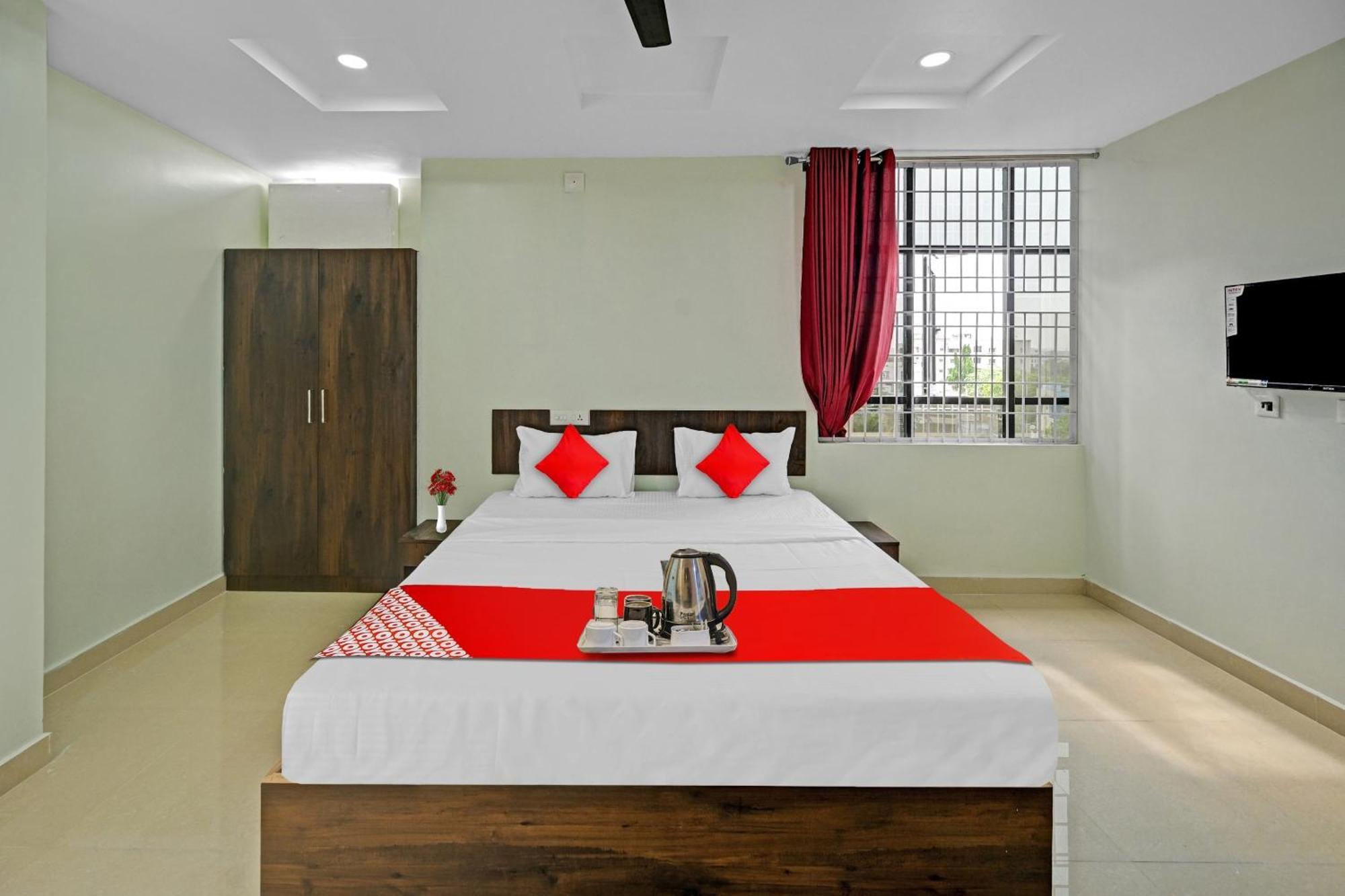 Hotel O Vrk Residency Kurmannapalem Bagian luar foto