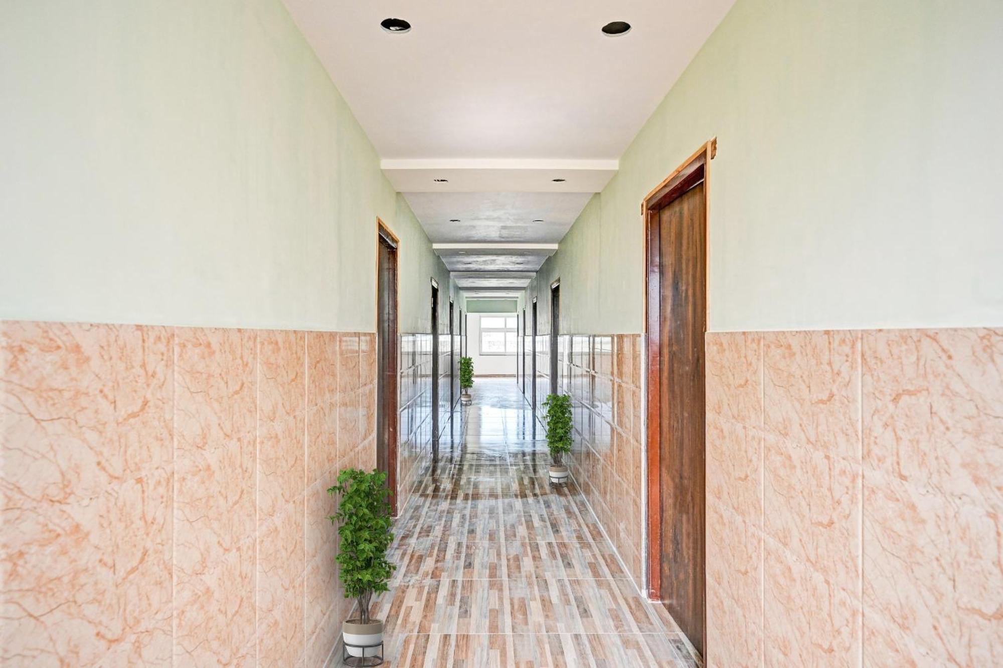 Hotel O Vrk Residency Kurmannapalem Bagian luar foto