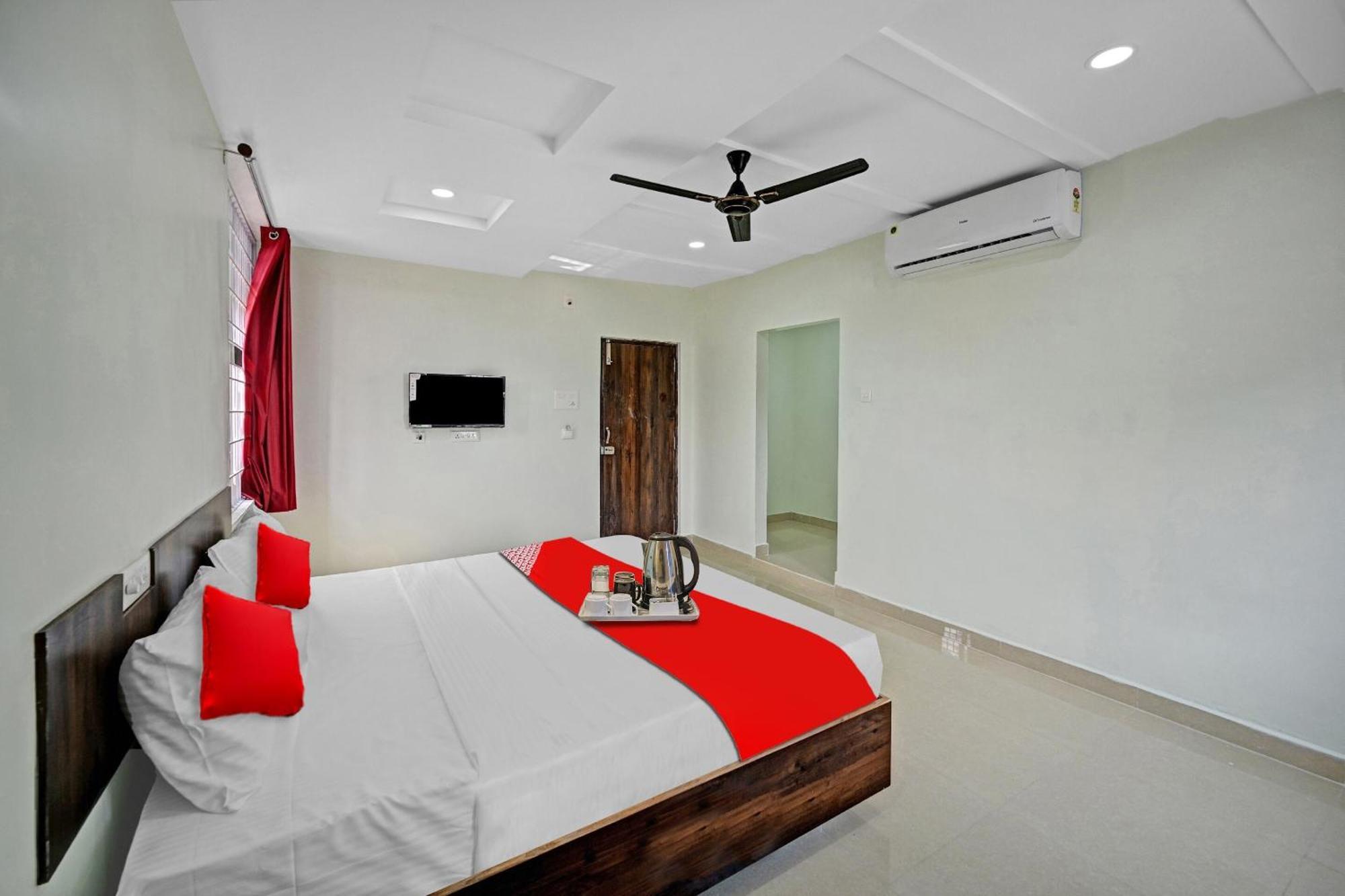 Hotel O Vrk Residency Kurmannapalem Bagian luar foto